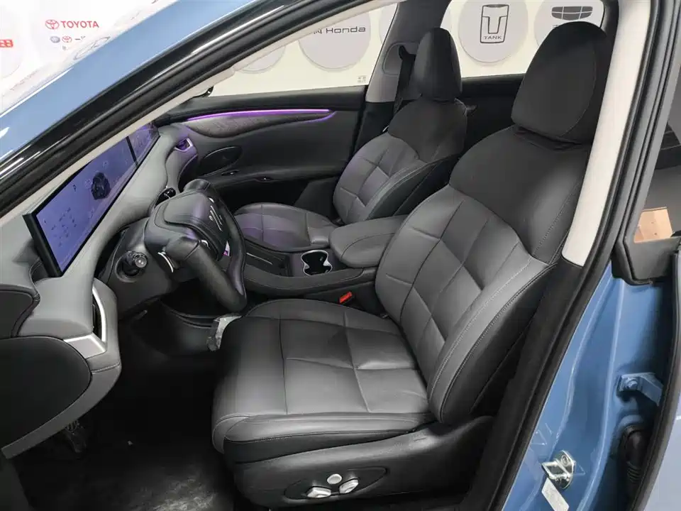 IM Motors Zhiji LS6 IM Motors Zhiji LS6