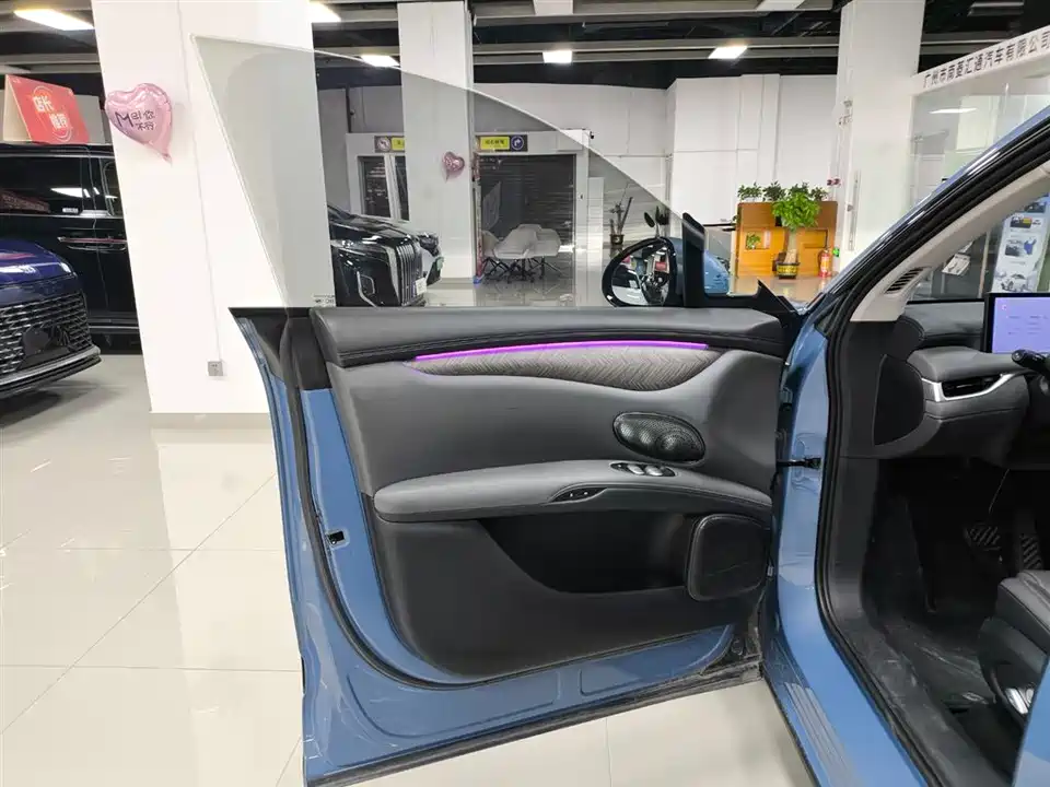IM Motors Zhiji LS6 IM Motors Zhiji LS6