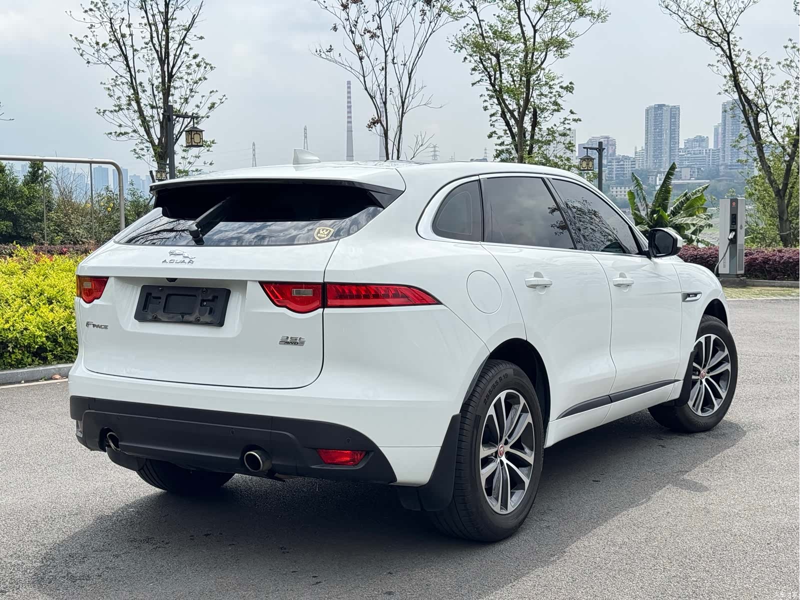 Jaguar F-PACE, 2017 3