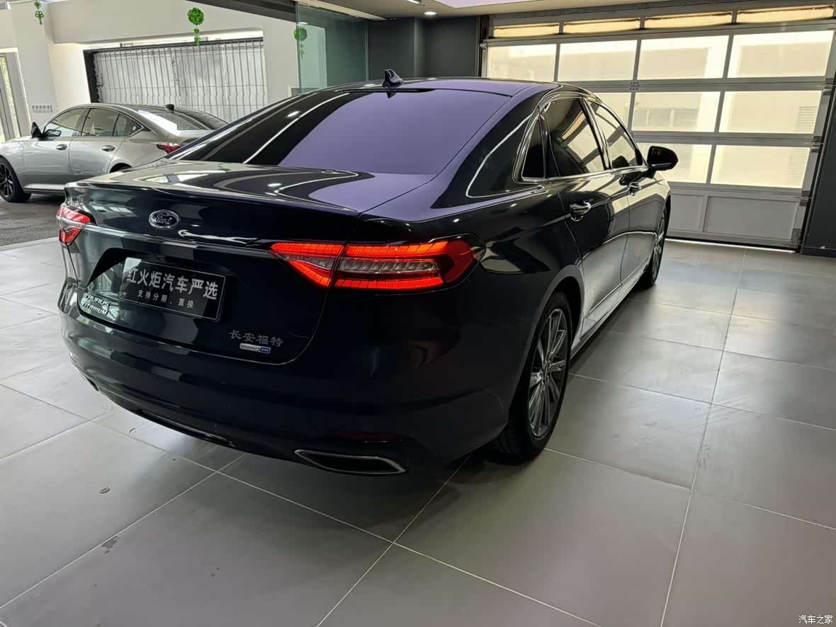 Ford Taurus, 2020 4