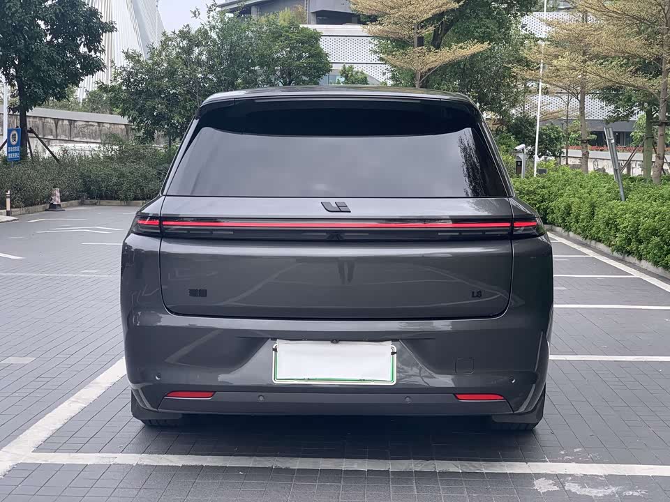 Li Auto Ideal L8