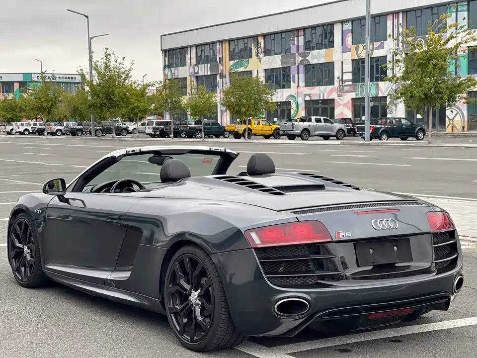 Audi R8