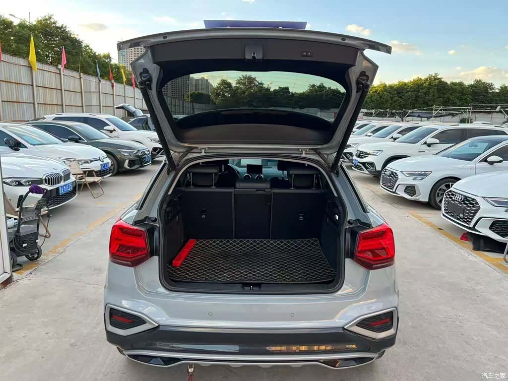 Audi Q2L, 2022 15