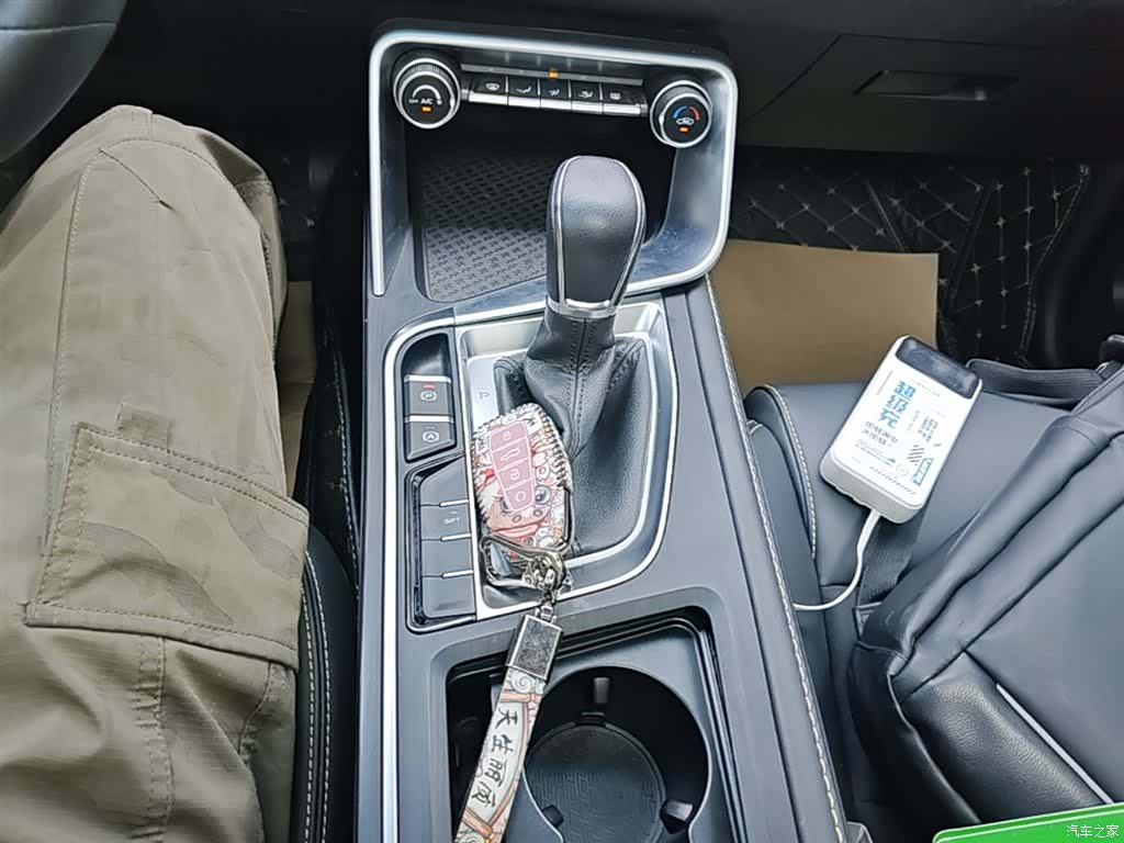 Geely Binray, 2022 14