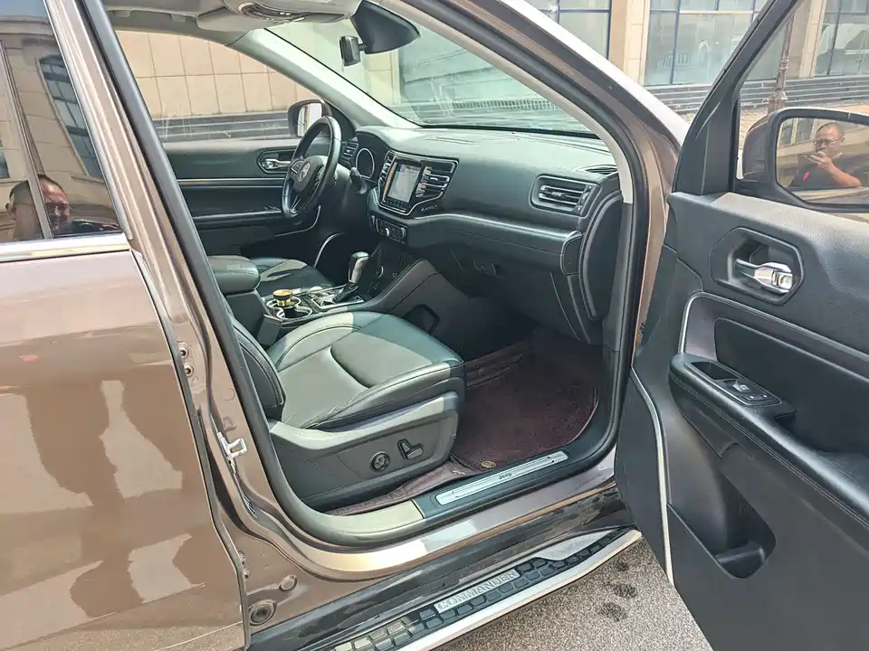 Jeep Grand Commander