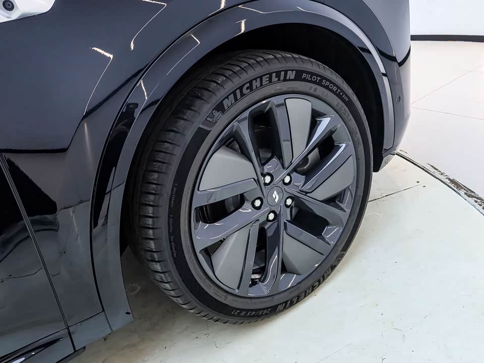 Li Auto Ideal L8