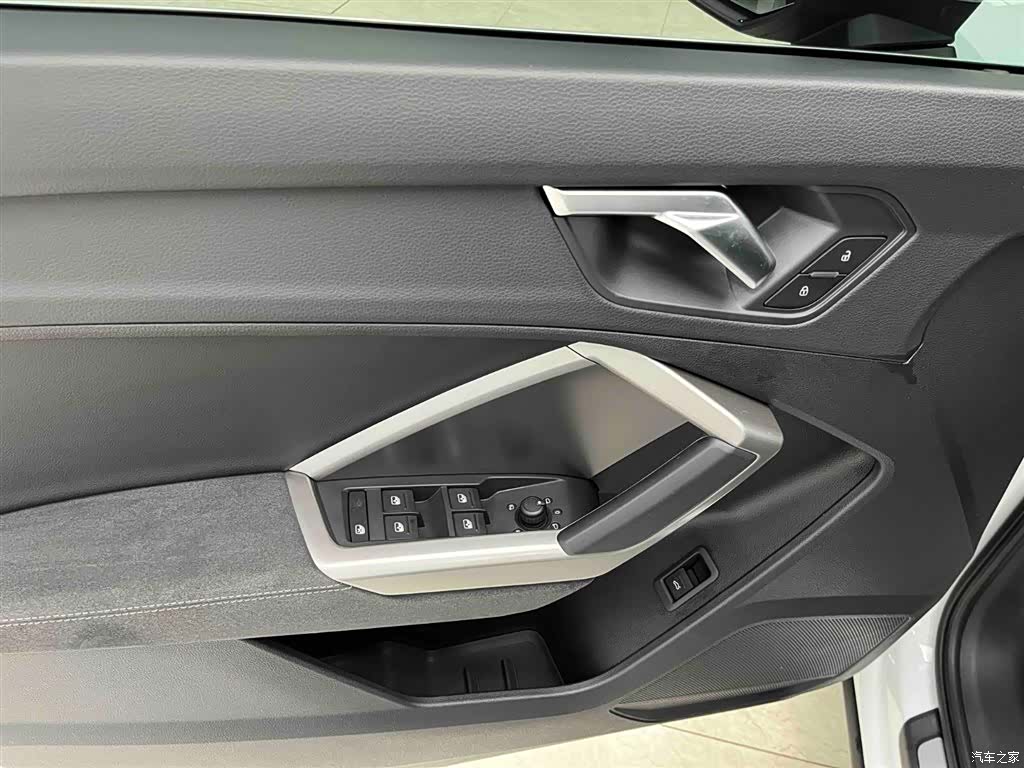 Audi Q3, 2022 8