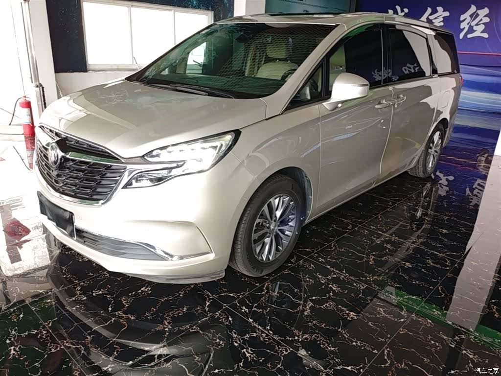 Buick GL8, 2021 1