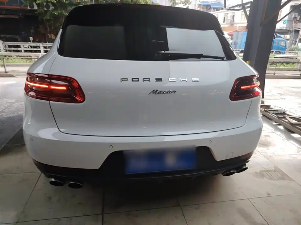 Porsche Macan