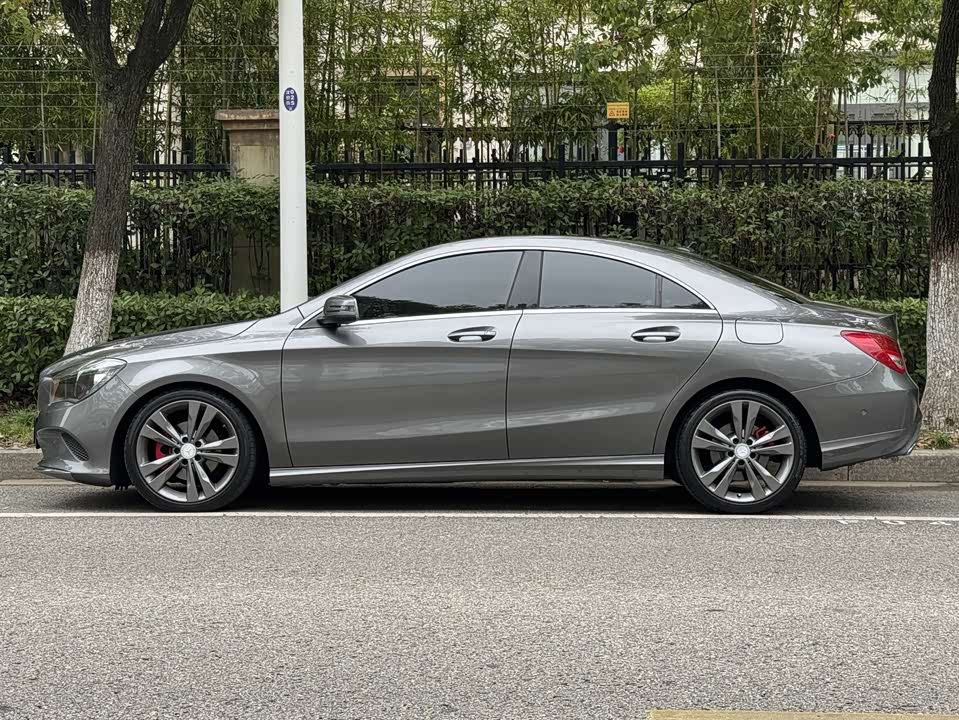 Mercedes-Benz CLA