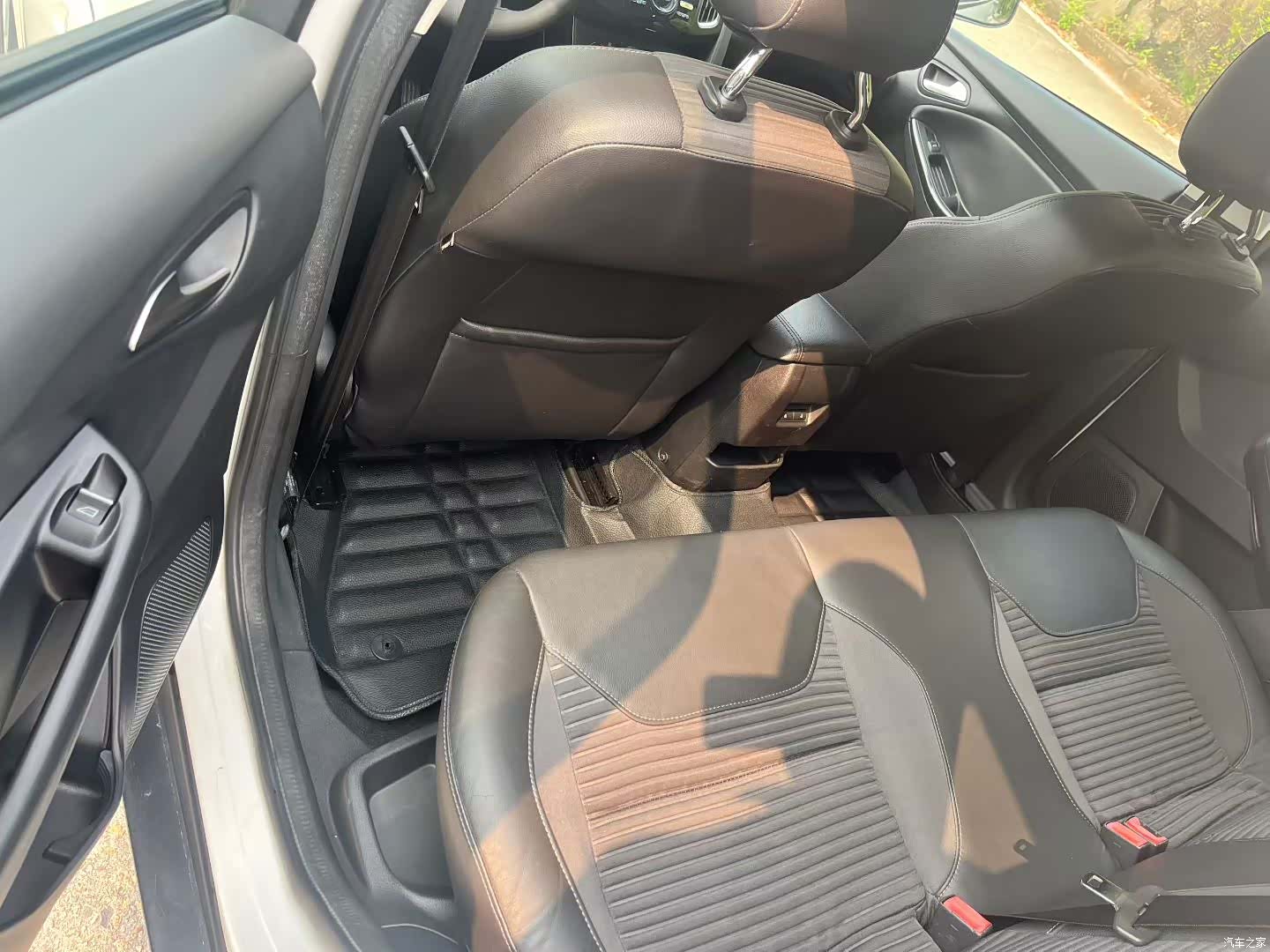 Ford Focus, 2015 7