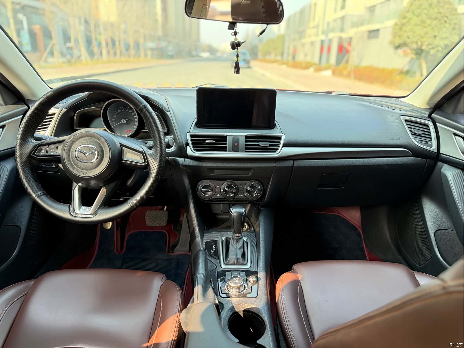 Mazda Mazda3, 2018 все фото