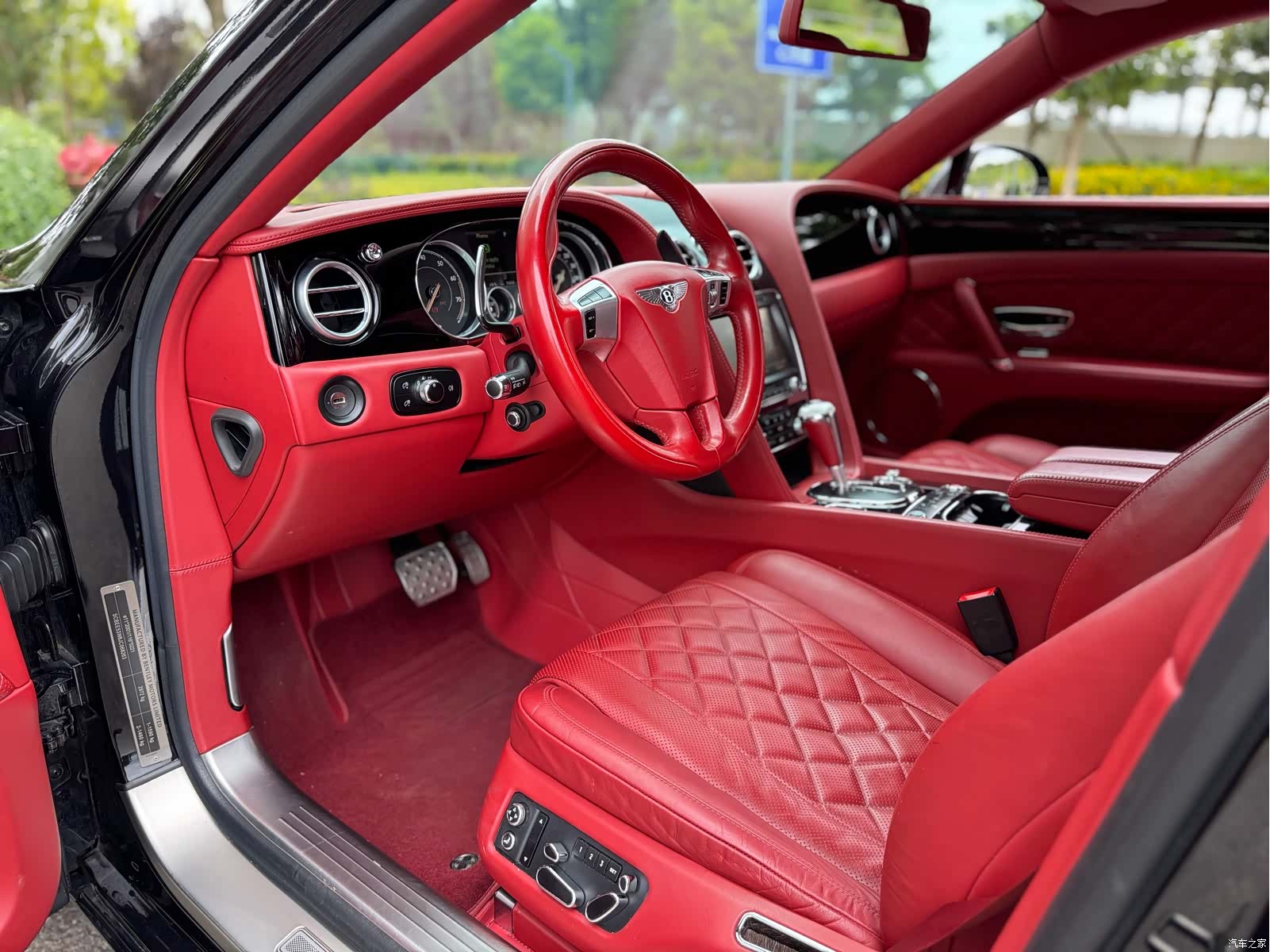 Bentley Flying Spur, 2020 7