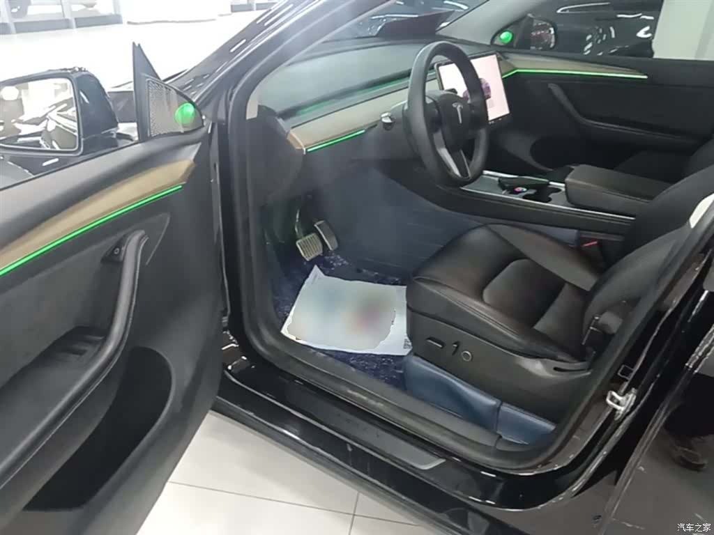 Tesla Model Y, 2023 16