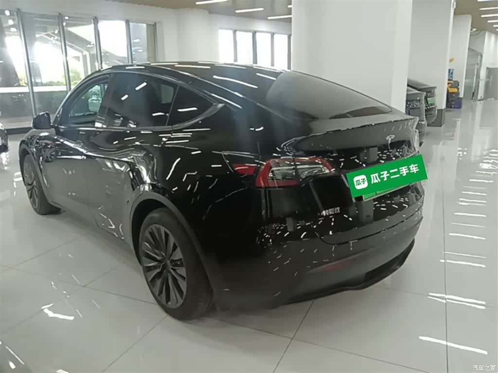 Tesla Model Y, 2023 все фото