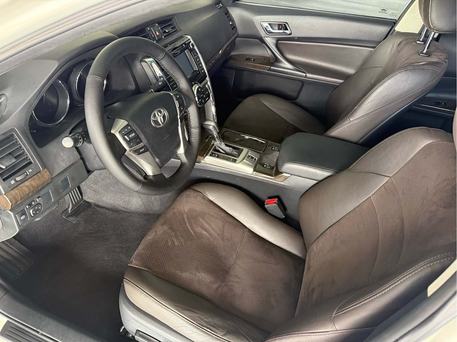 Toyota 2.5V, 2015 6