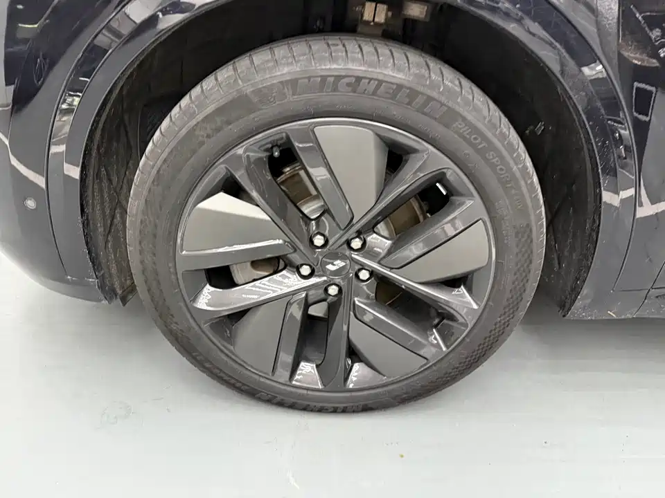 Li Auto Ideal L9