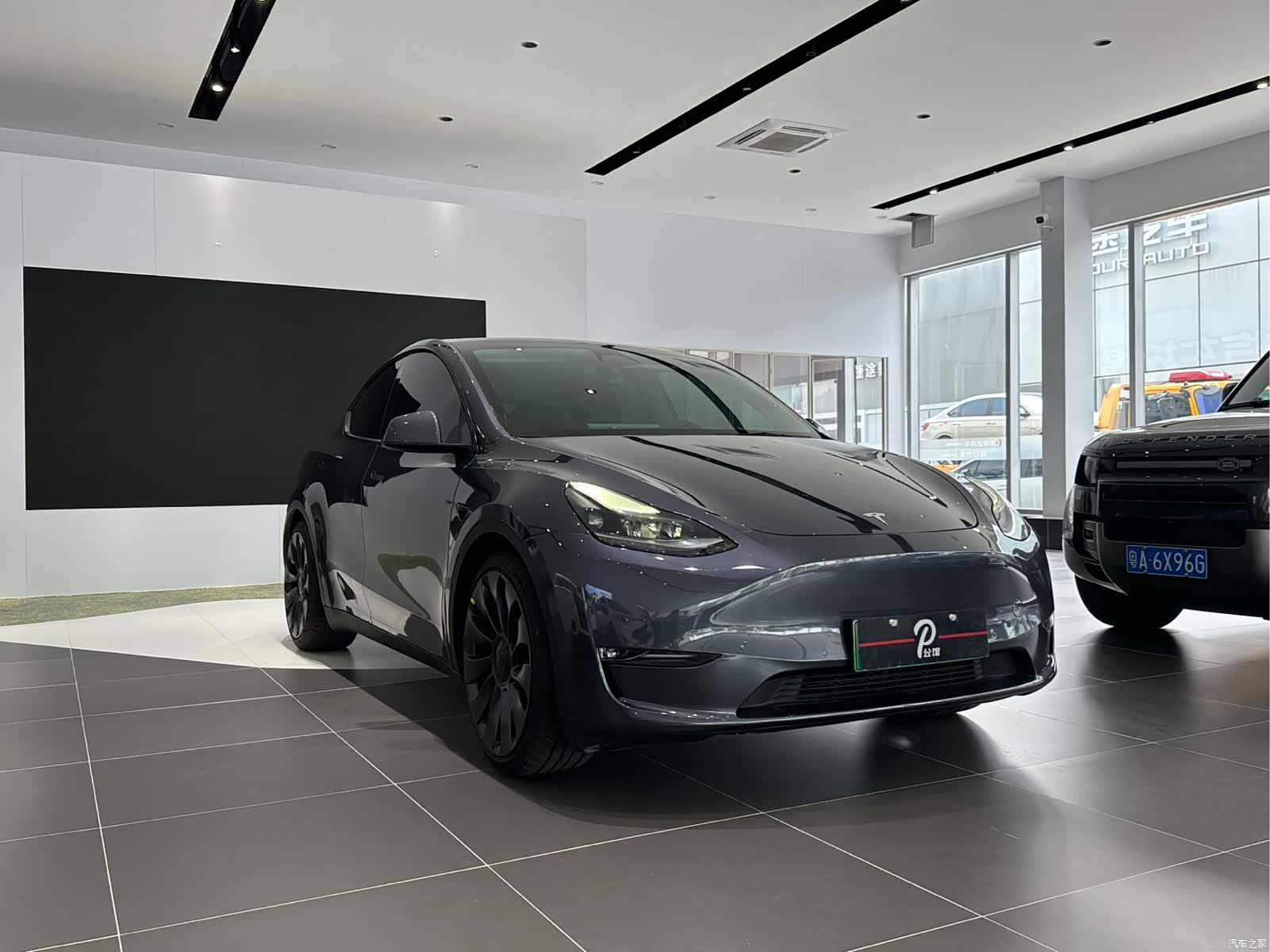 Tesla Model Y, 2022 4