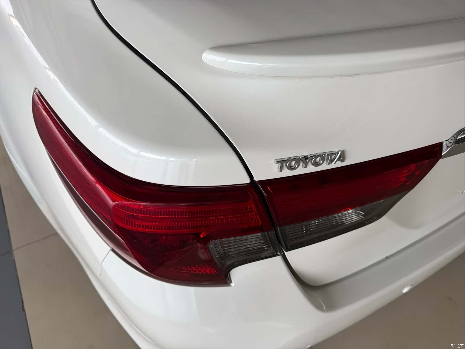 Toyota 2.5V, 2015 18