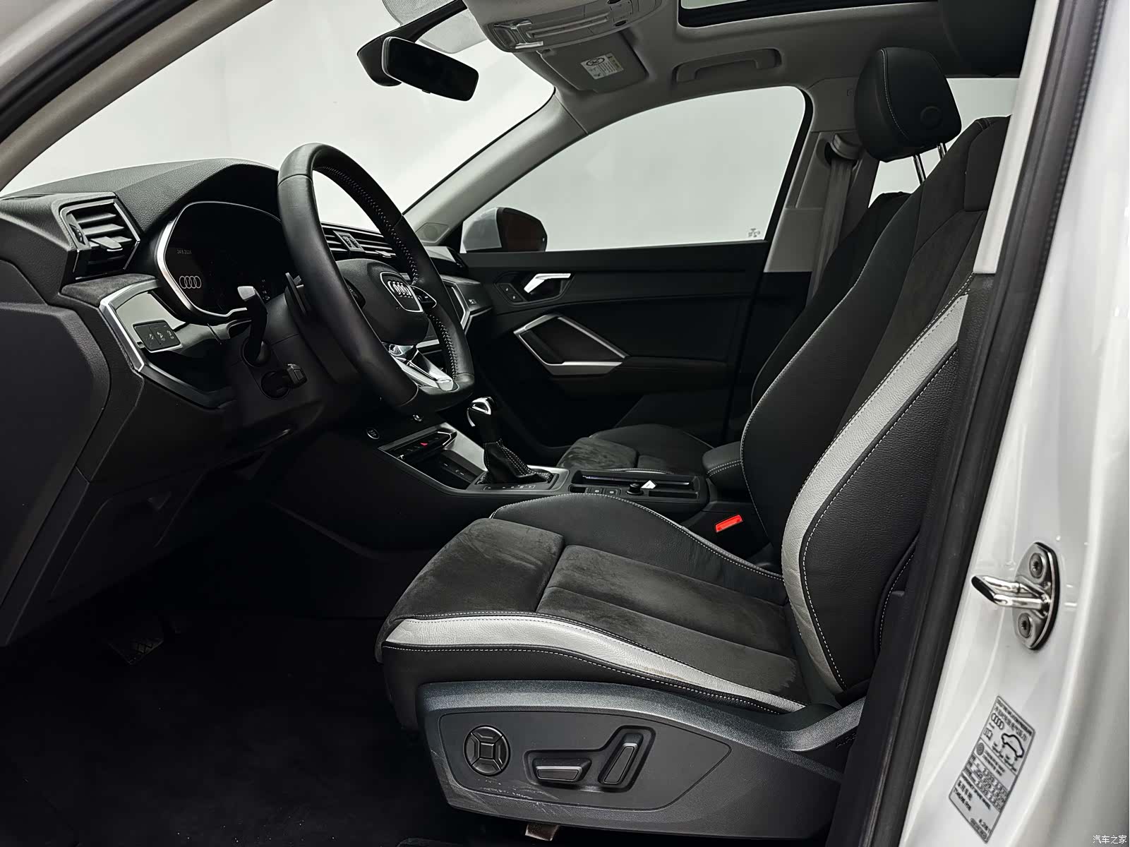 Audi Q3, 2022 11