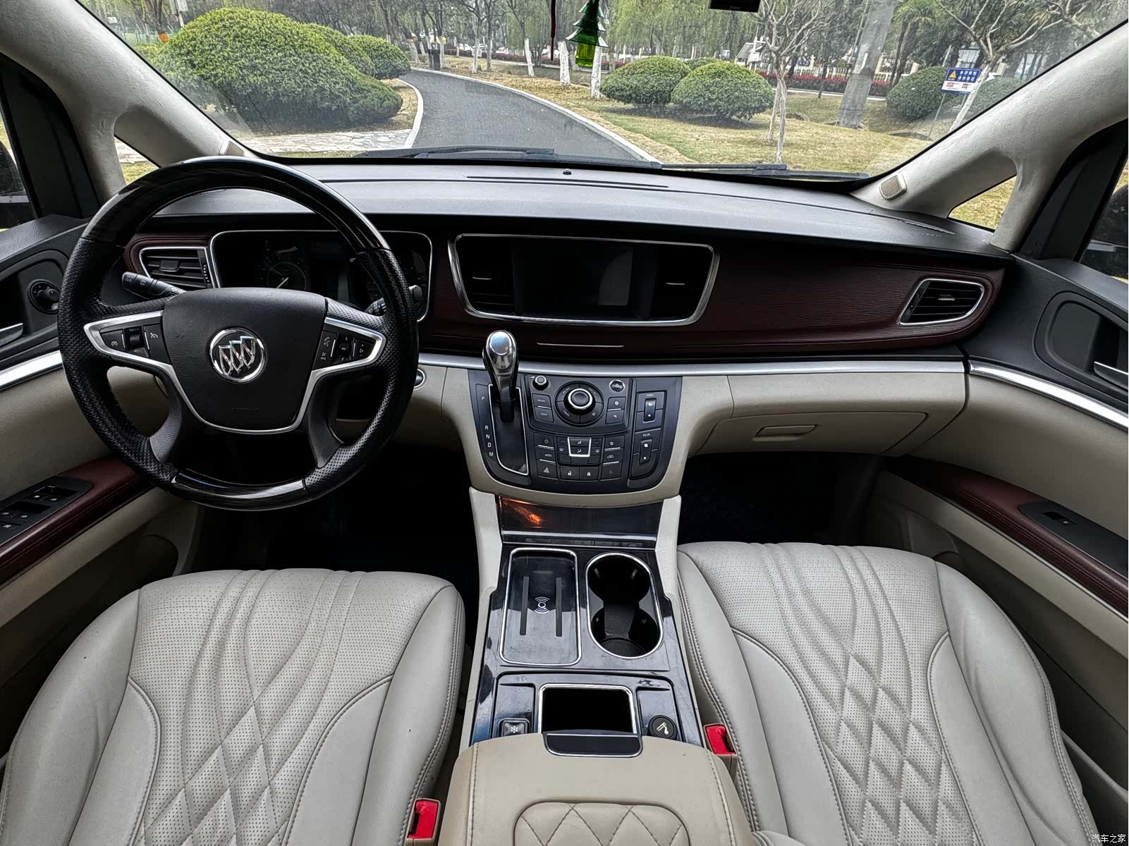 Buick GL8, 2018 8