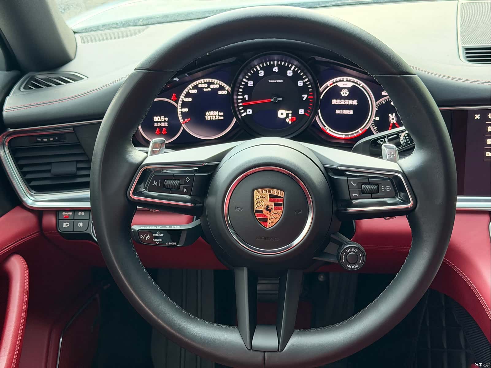 Porsche Panamera, 2023 10