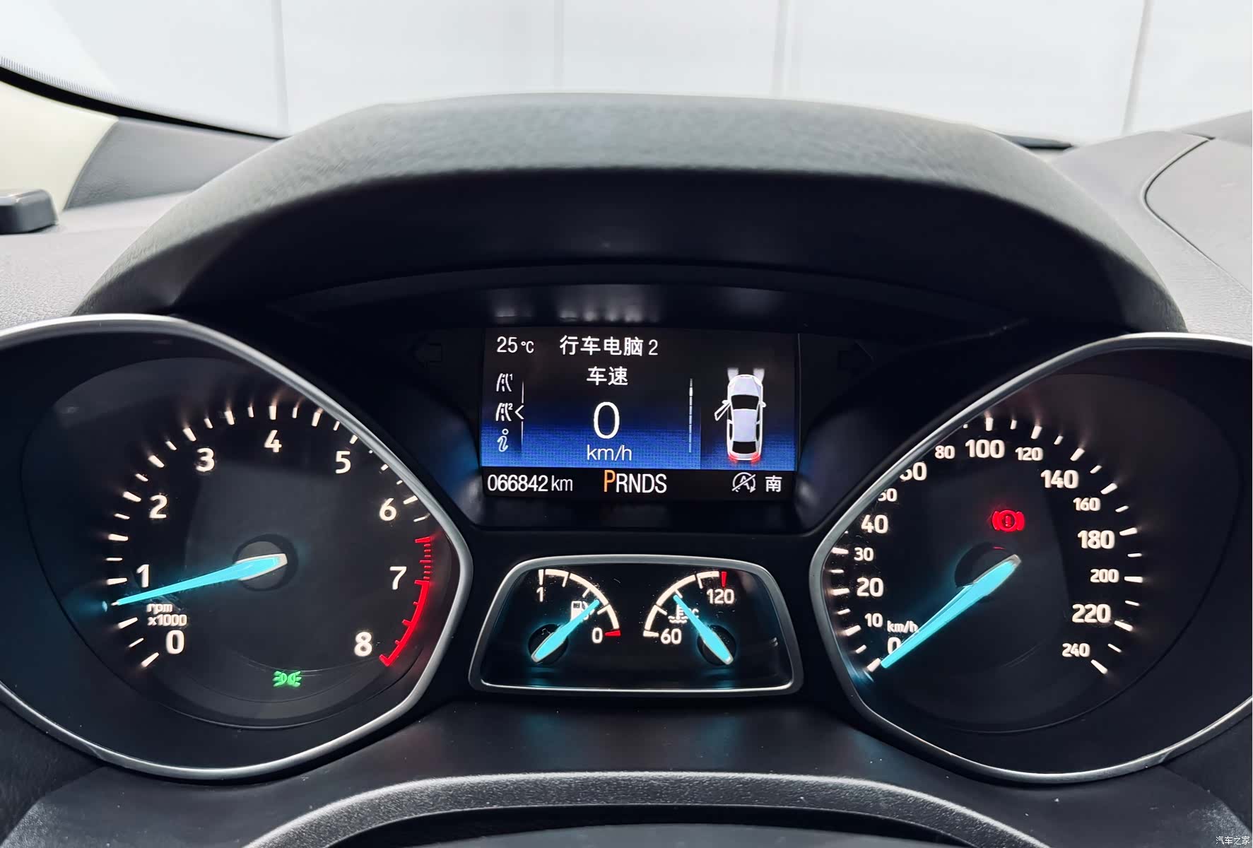 Ford Kuga, 2017 12