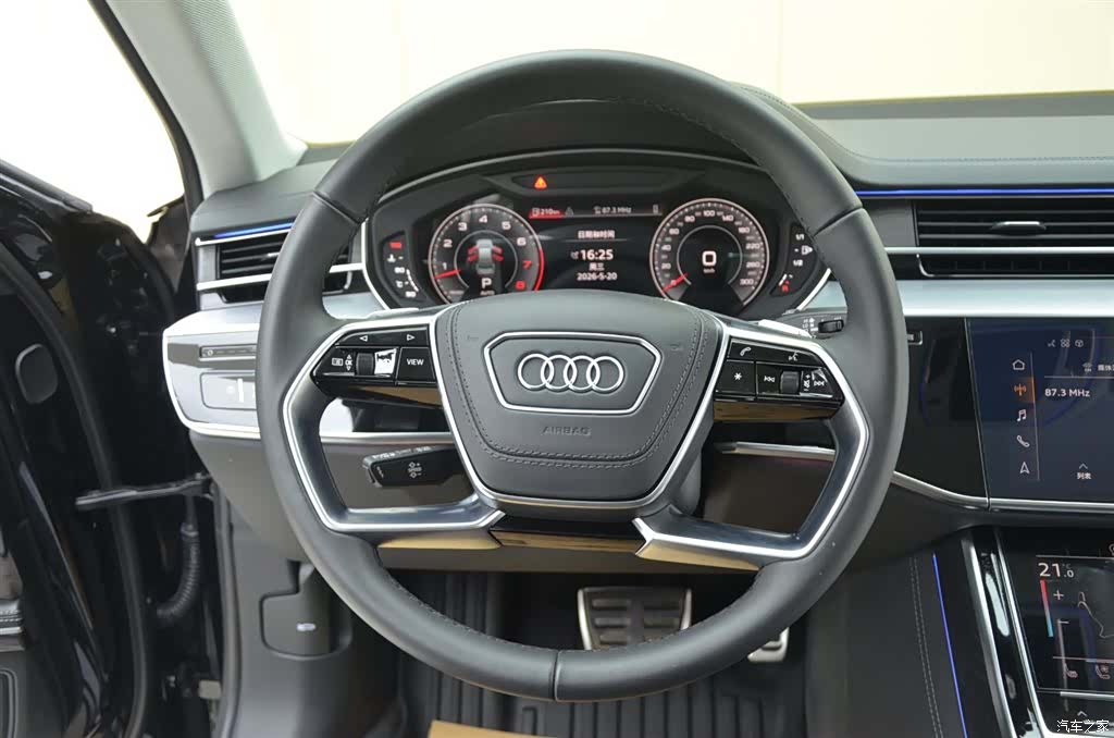 Audi A8L, 2025 10