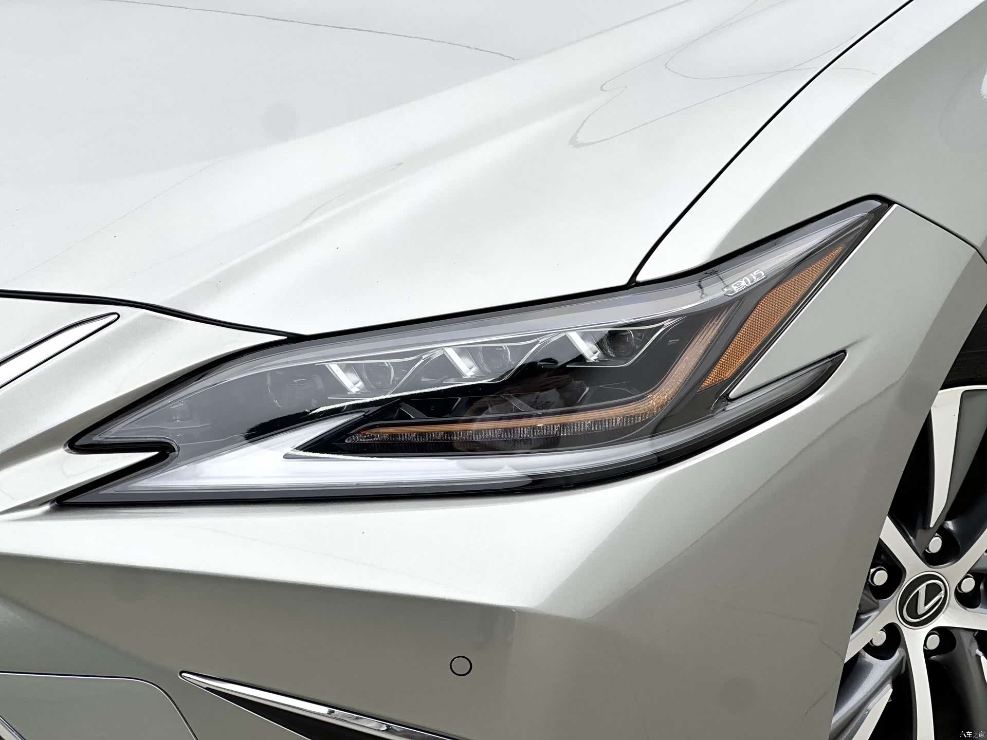Lexus ES, 2021 15