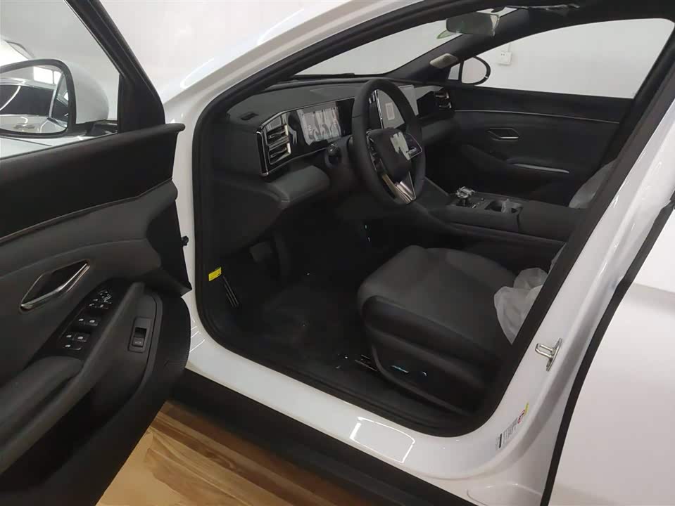 BYD Qin L
