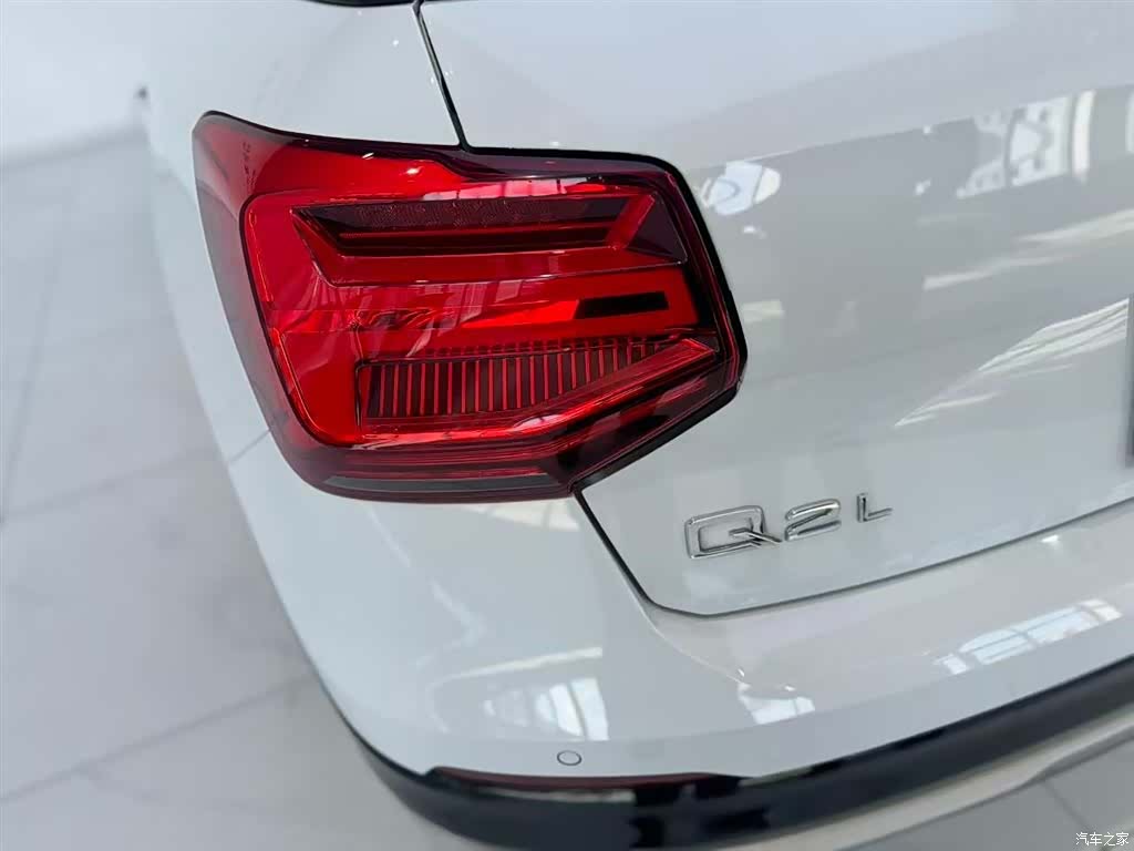 Audi Q2L, 2021 15
