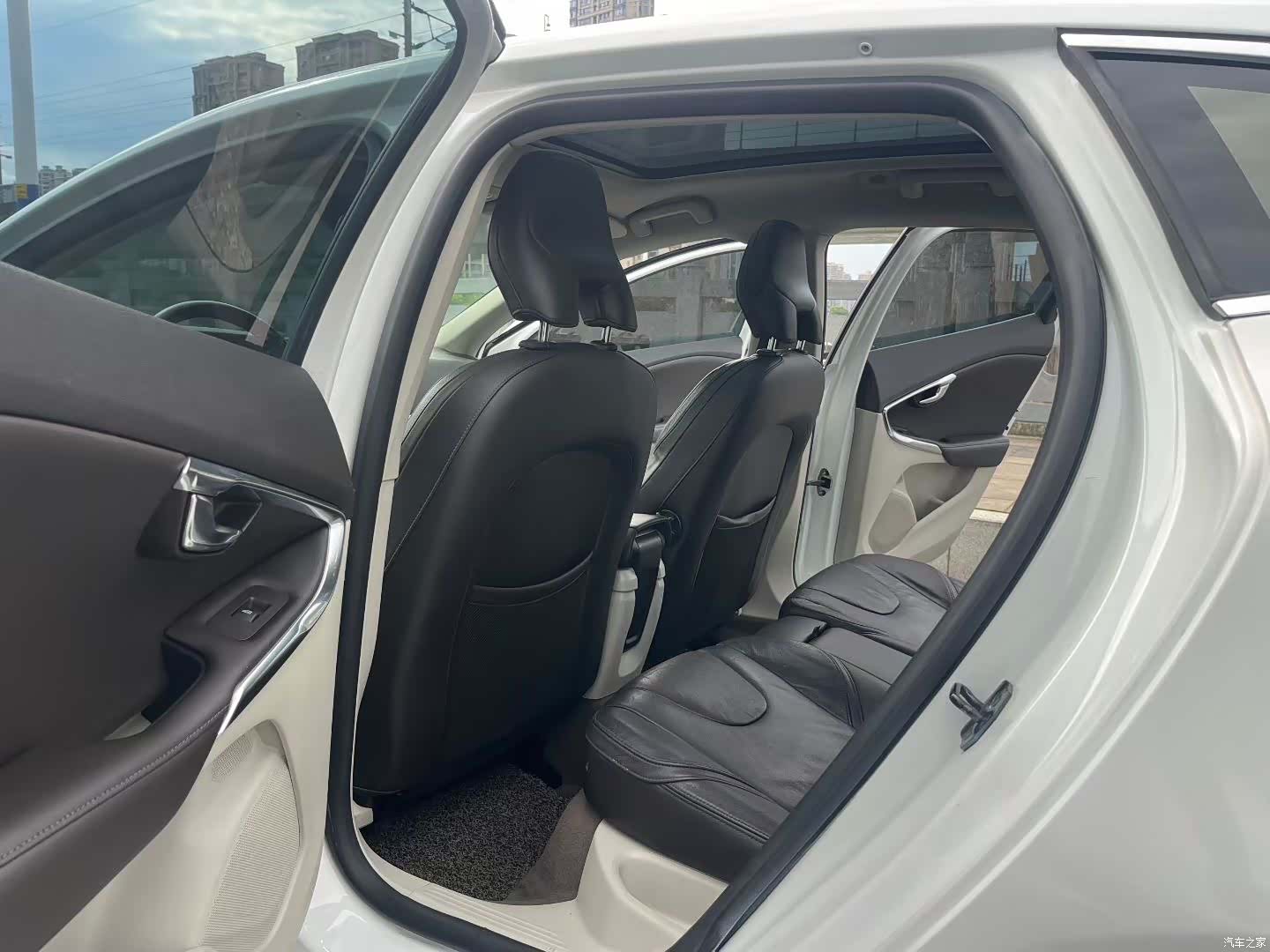 Volvo V40, 2013 все фото