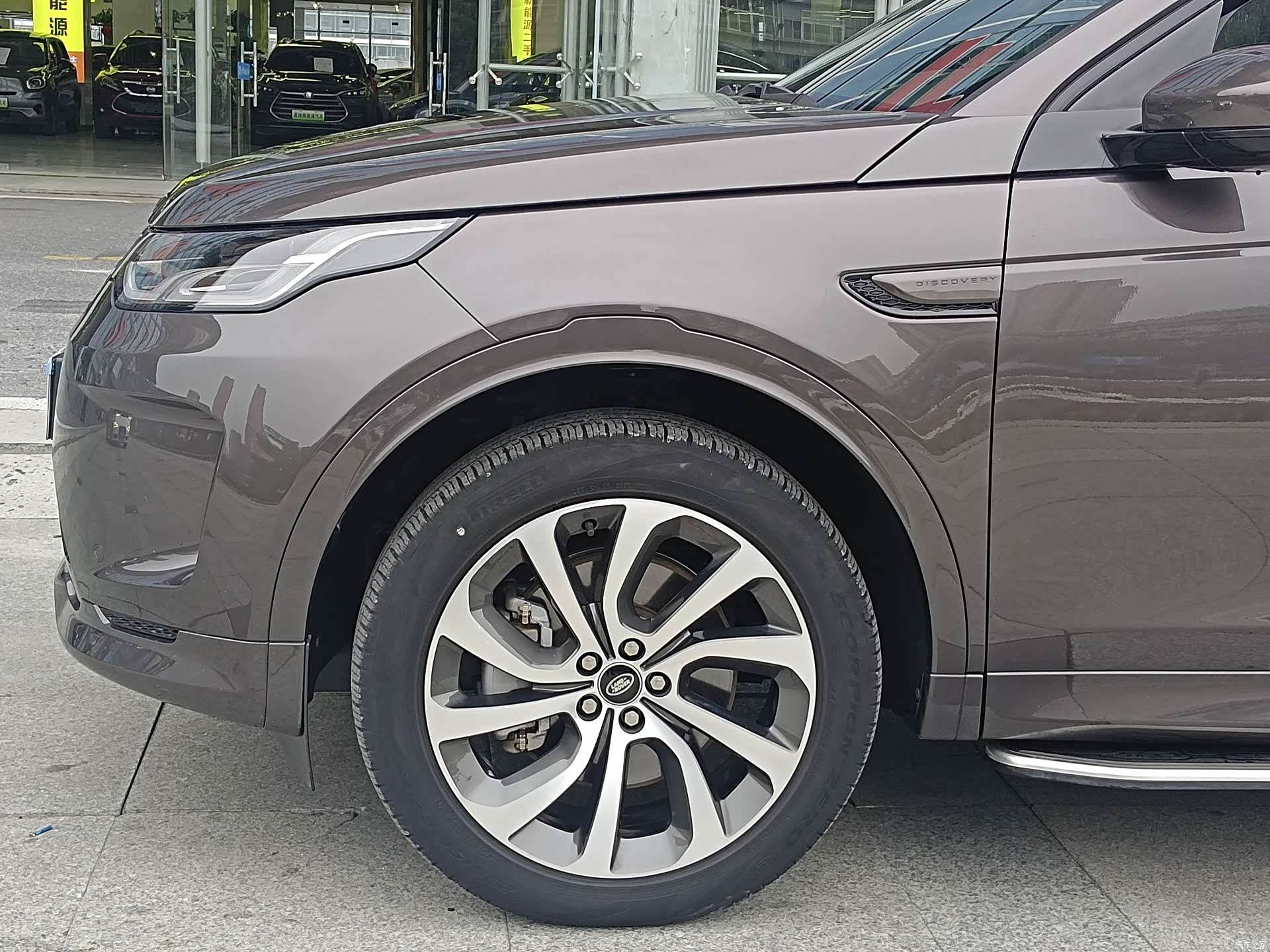 Land Rover Discovery, 2022 4