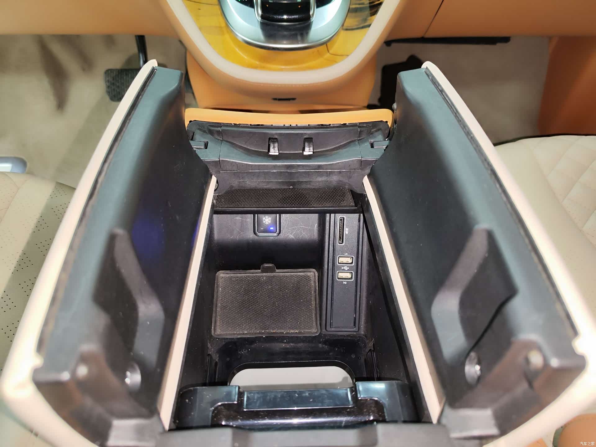 Mercedes-Benz V-Class, 2020 19