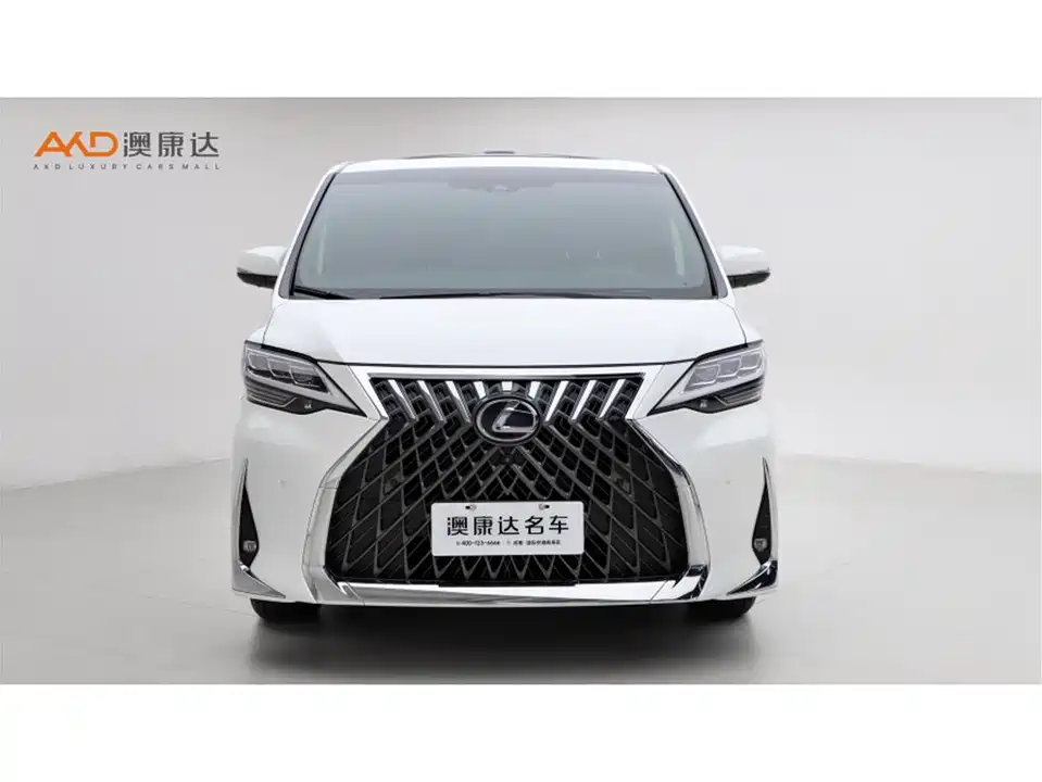 Lexus LM