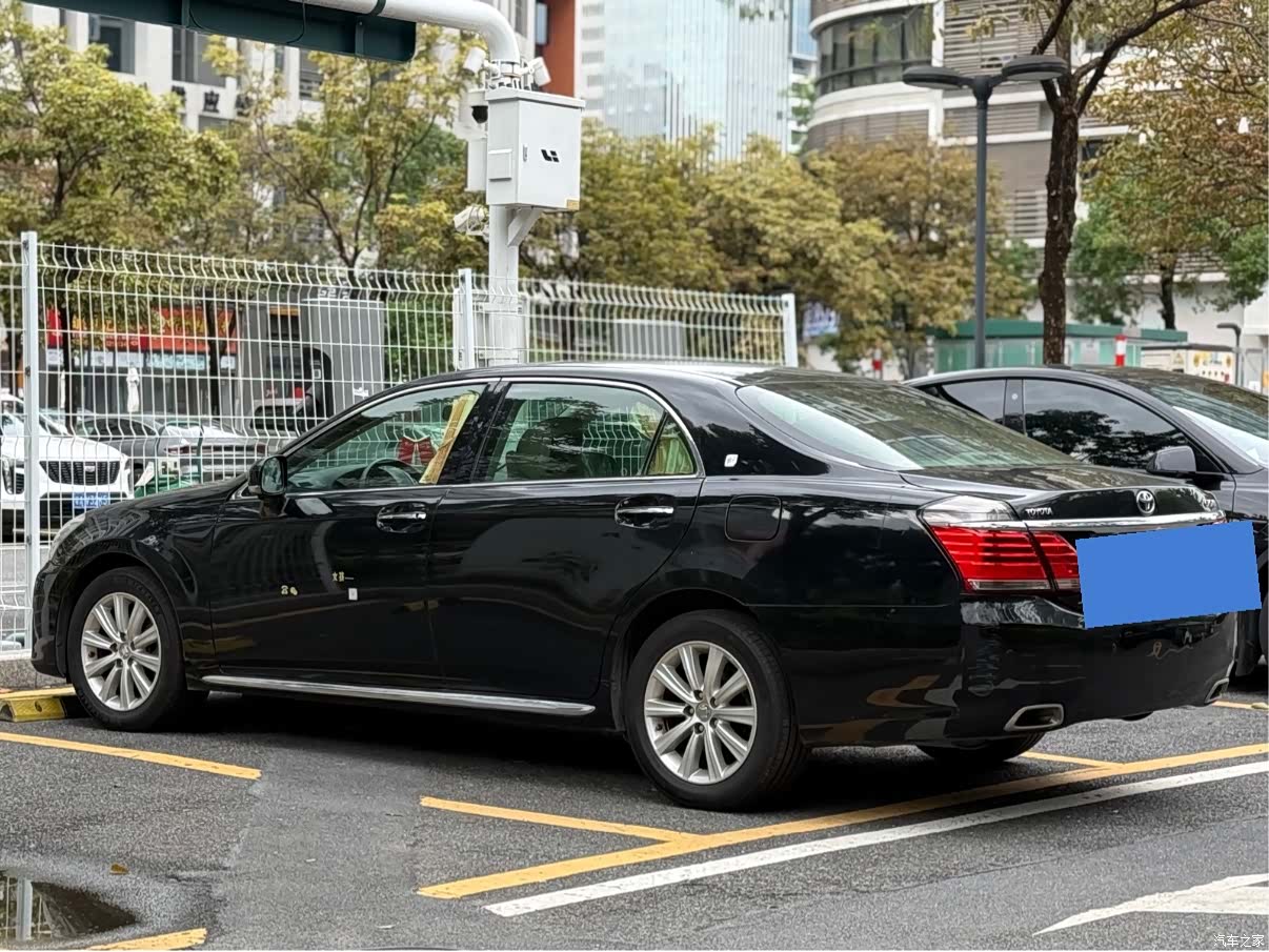Toyota Crown, 2014 6