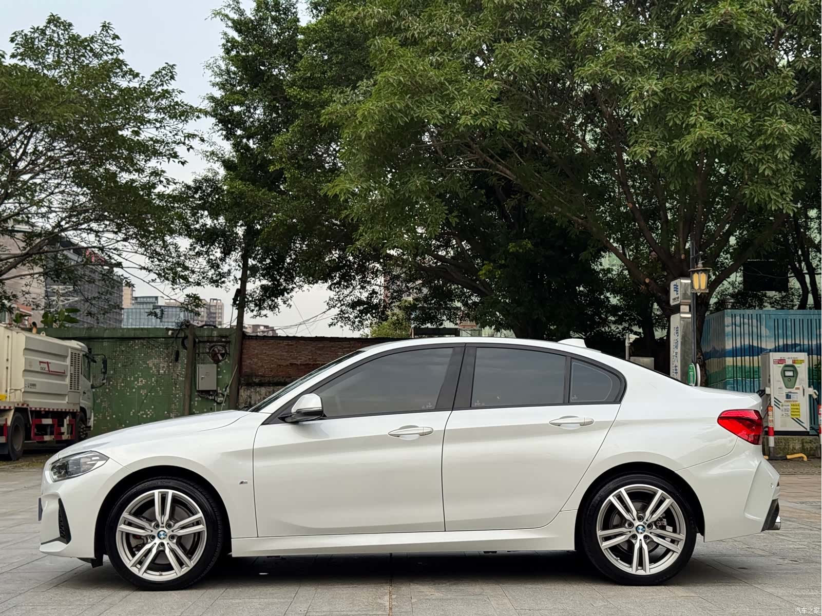 BMW 1 Series, 2020 все фото