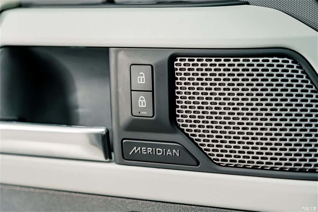 Land Rover Defender, 2021 21