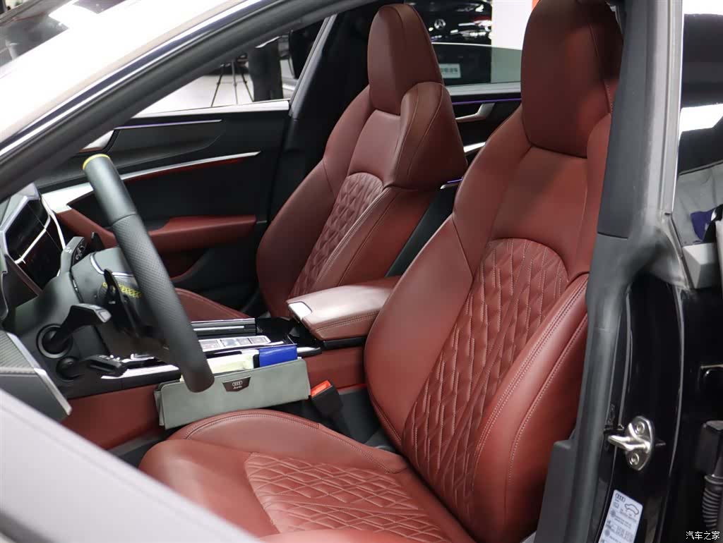 Audi A7L, 2023 10