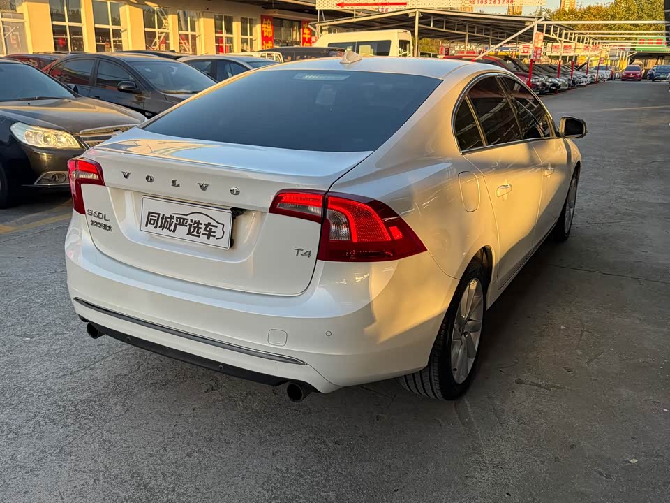 Volvo S60