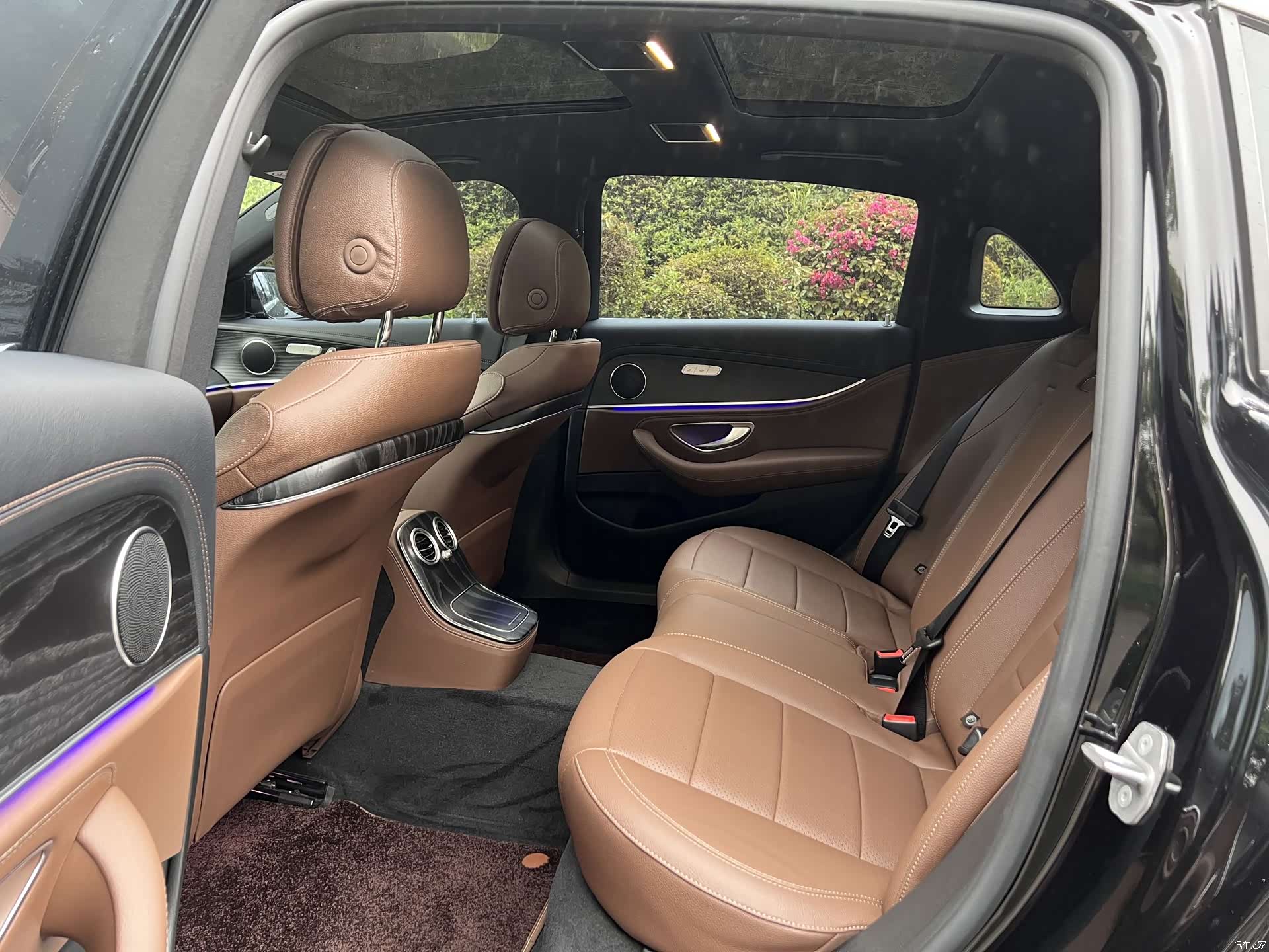 Mercedes-Benz E-Class, 2022 12