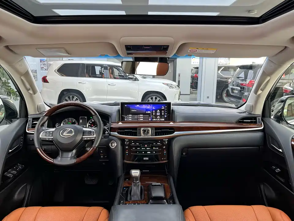 Lexus LX