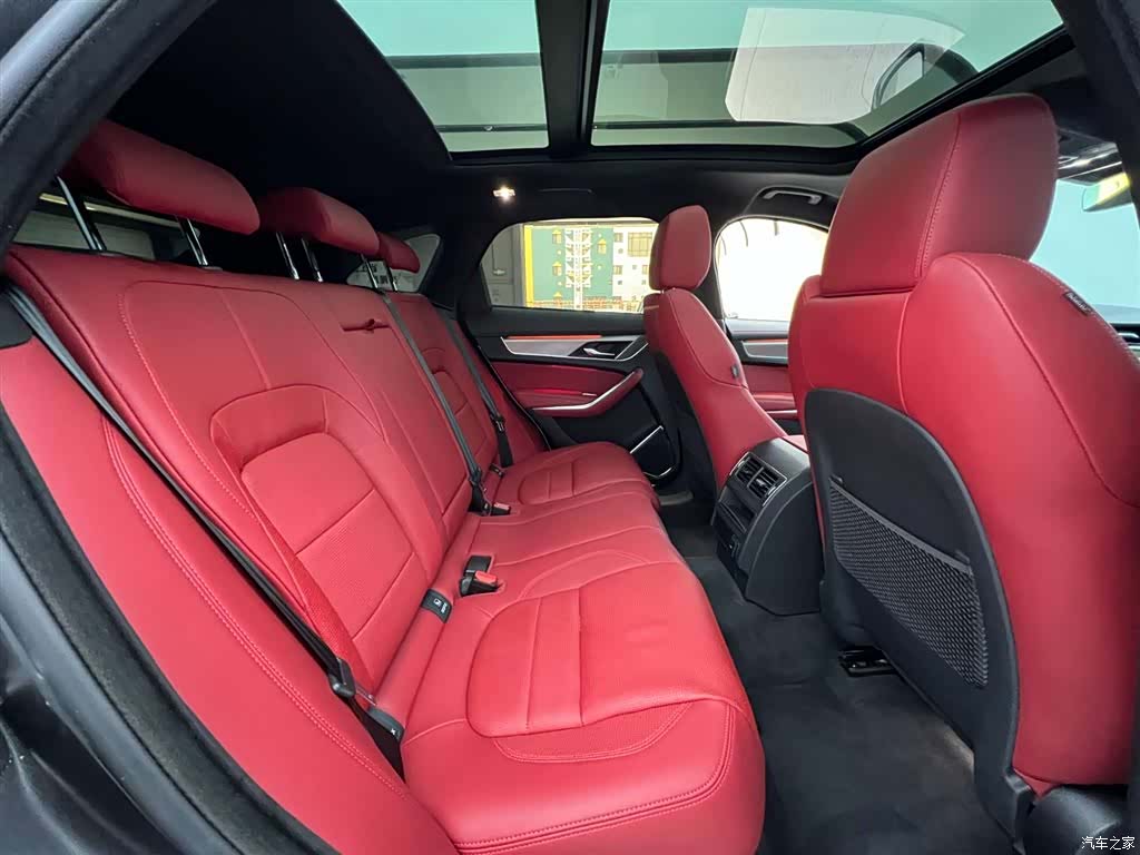 Jaguar F-PACE, 2023 26