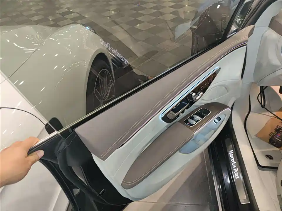 Mercedes-Benz EQS