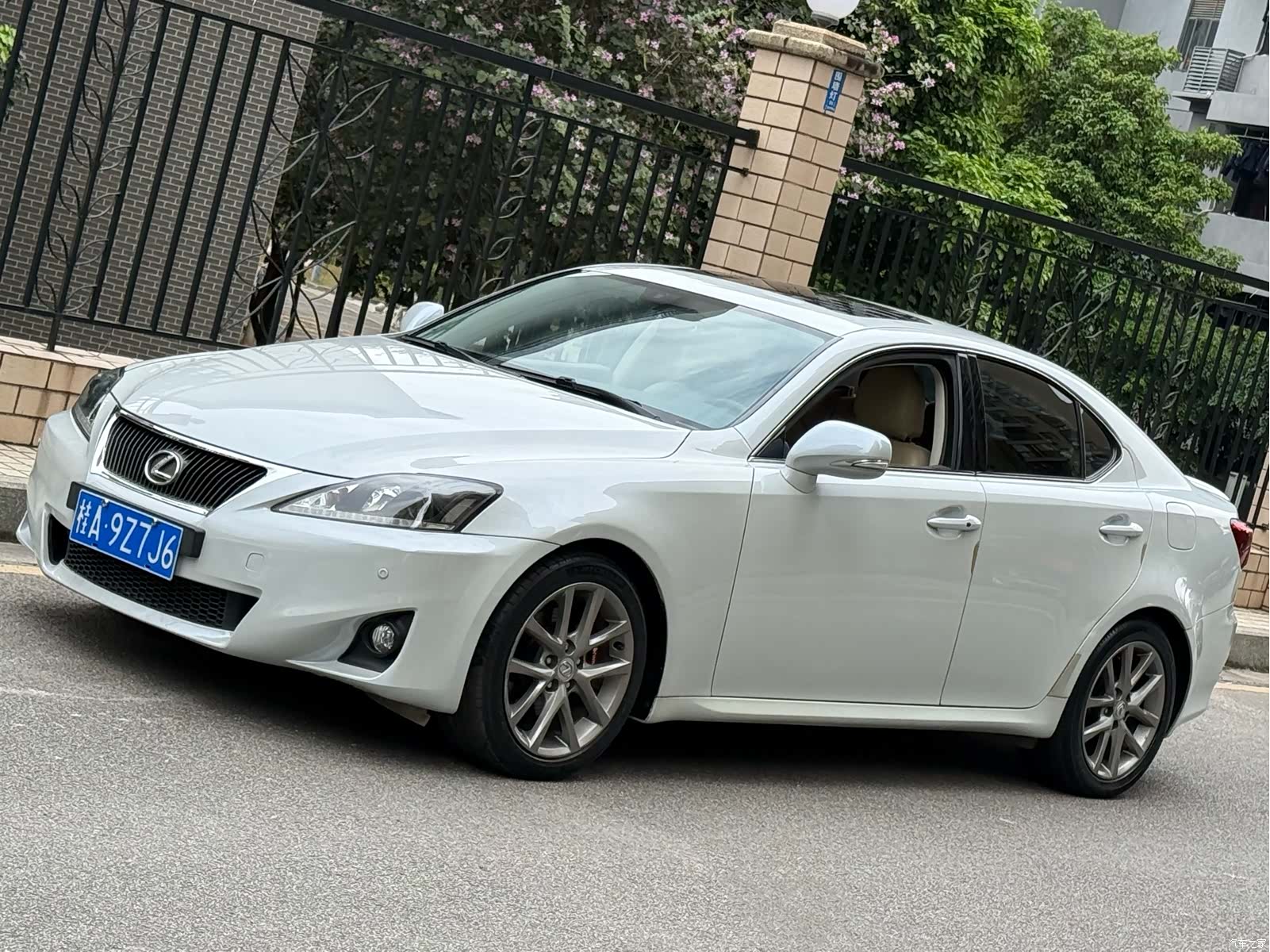 Lexus IS, 2011 1