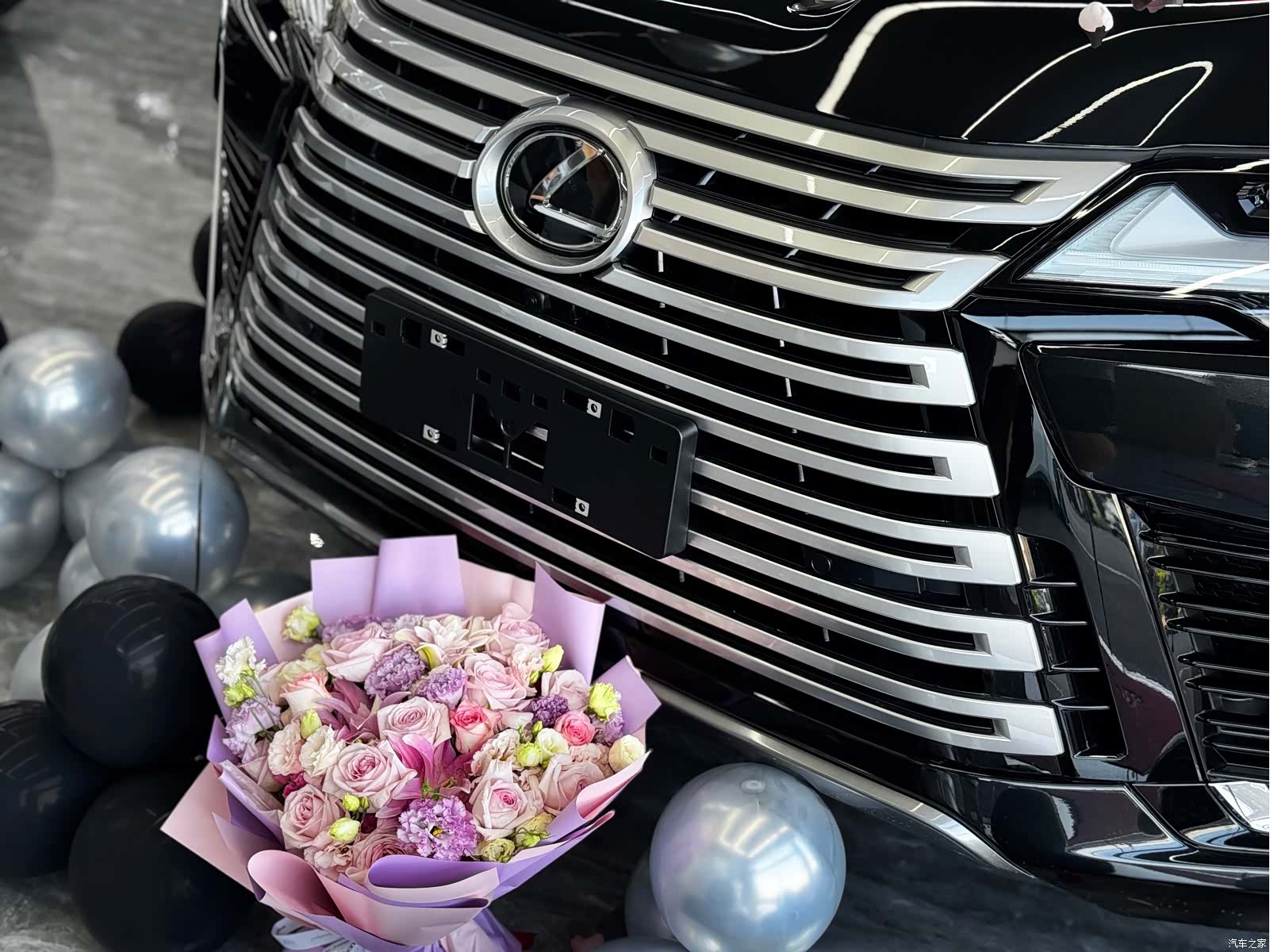 Lexus LX, 2025 3