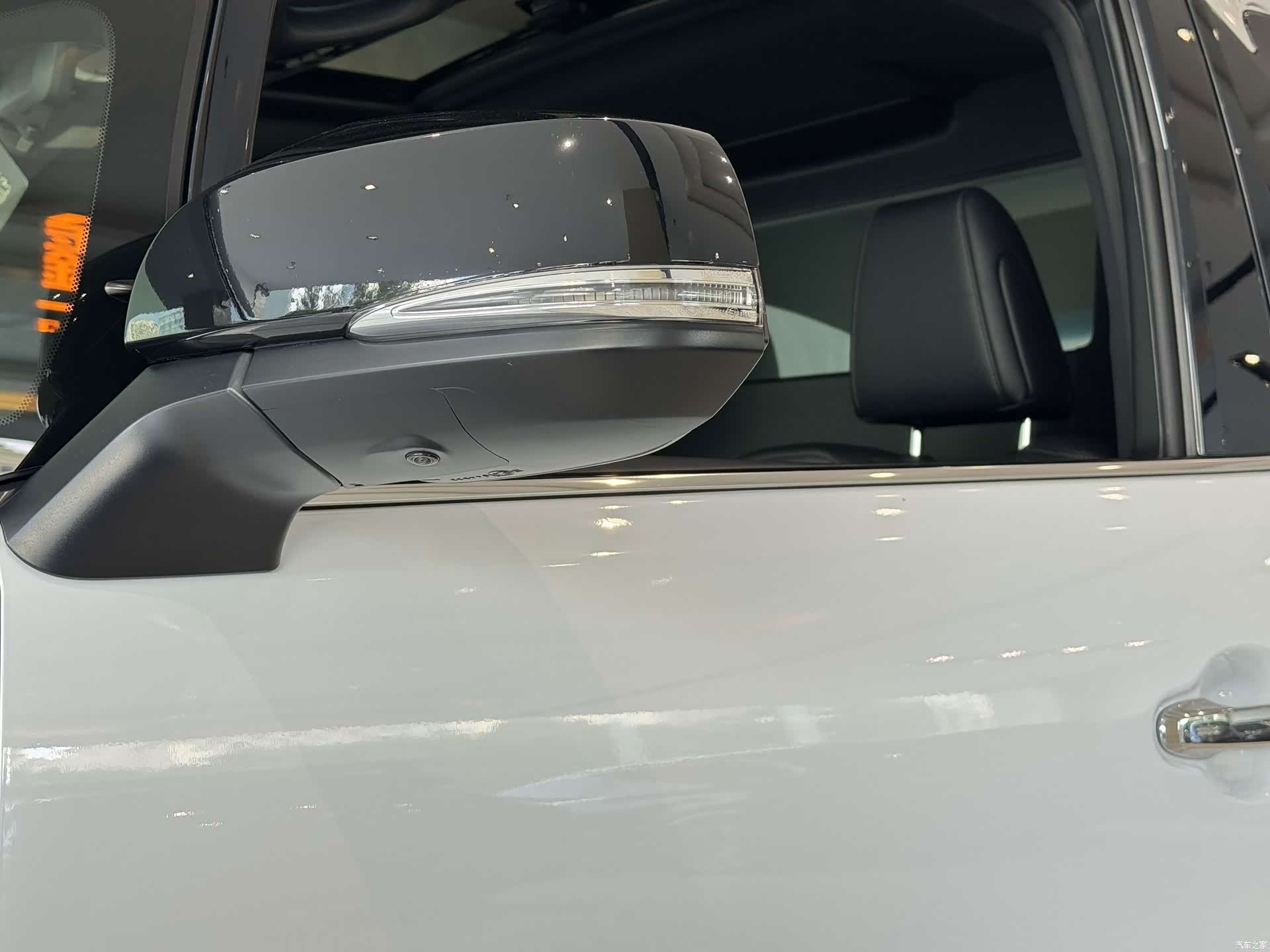 Lexus LM, 2022 все фото