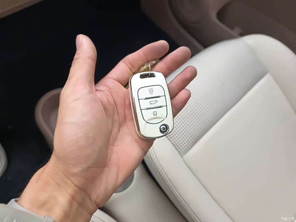 Wuling MINIEV, 2025 9