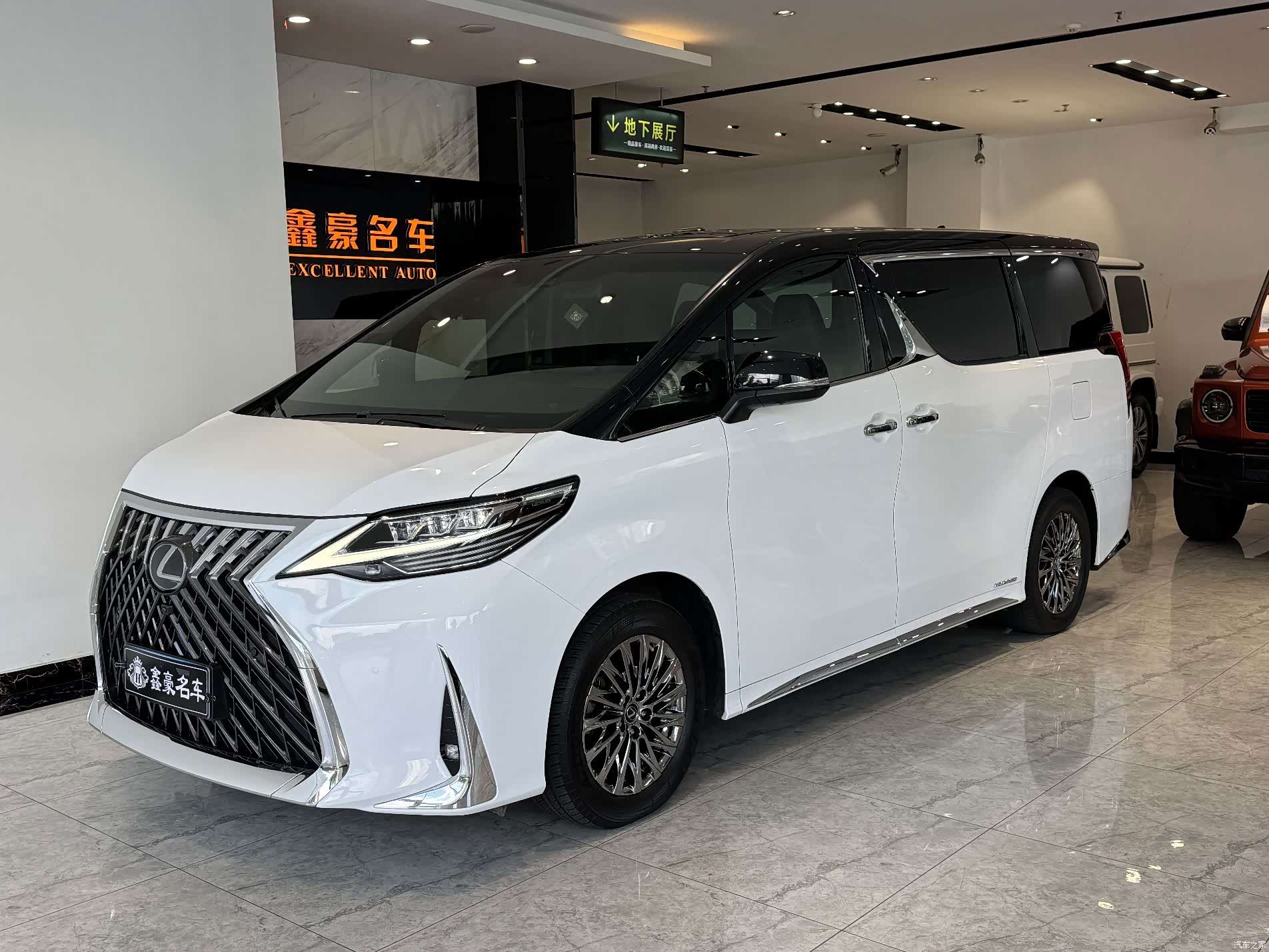 Lexus LM, 2022 1