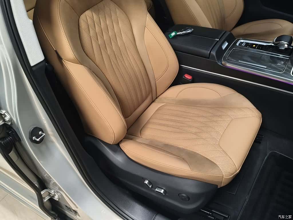 Hongqi HS5, 2023 25